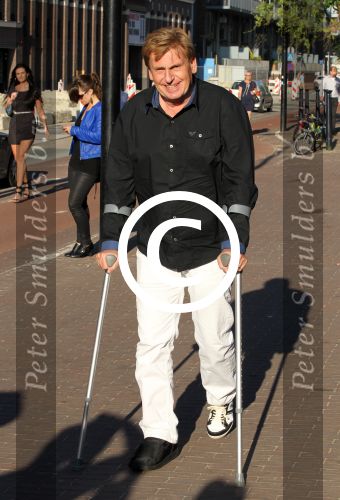 Amsterdam 28 mei 2012
Presentatie in panama. Henny Huisman met zijn gebroken voet/enkel in het gips
Peter Smulders bv