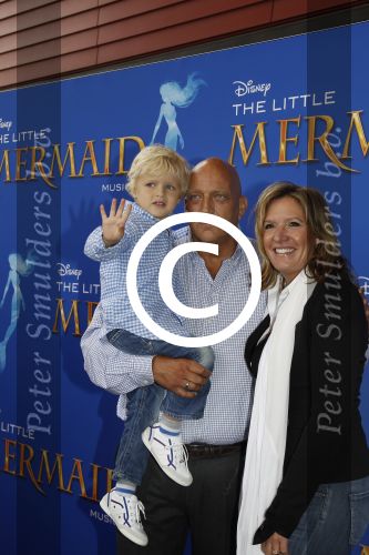 Rotterdam, 16 Juni 2012
Premiere Musical Little Mermaid in het Nieuwe Luxor theater
Herman den Blijker met zijn vrouw Jacquelinde de Blijker en zoontje Matz den Blijker
Foto Peter Smulders BV