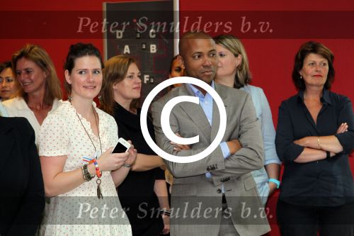 Hoofddorp 31 mei 2012
Presentatie Nu sport Viva en helden ivm EK met oa Humberto Tan Victoria Koblenko Barbara Barend en Brian Roy bij sanoma.
Peter Smulders bv