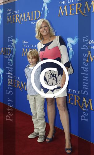 Rotterdam, 16 Juni 2012
Premiere Musical Little Mermaid in het Nieuwe Luxor theater
Irene Moors met zoon Tijn
Foto Peter Smulders BV