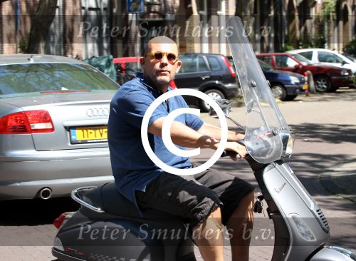 Amsterdam 25 mei 2012
Jaap van Zweden op zijn vespa scooter.
Peter Smulders bv