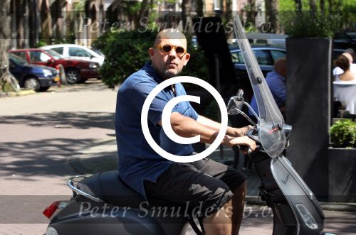 Amsterdam 25 mei 2012
Jaap van Zweden op zijn vespa scooter.
Peter Smulders bv