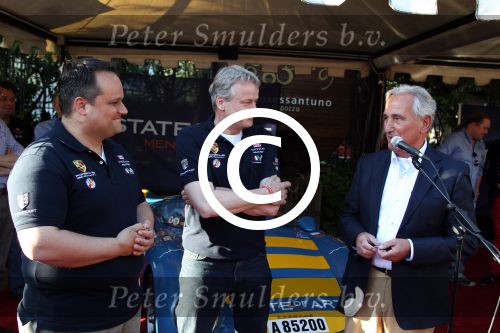 Brescia 16 en 17 mei 2012
State of Art is sponsor van de mille miglia en rijdt met div rijders in hun porsches spyder. Oa Jan Peter Balkenende Koen Wauters en jan Kees de Jager rijden mee.
Peter Smulders bv
Peter Smulders bv