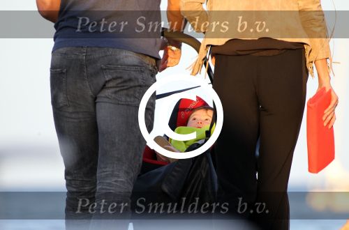 ibiza 2 mei 2012
Jan Kooijman achter de kinderwagen met zijn dochter en vriendin tijdens opnames verliefd op ibiza alsmede Sanne Vogel en Kim Feenstra.
Peter Smulders bv