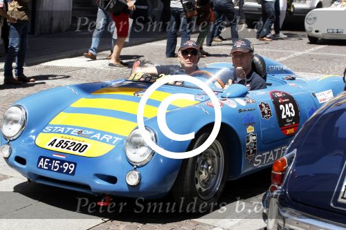 Brescia 16 en 17 mei 2012
State of Art is sponsor van de mille miglia en rijdt met div rijders in hun porsches spyder. Oa Jan Peter Balkenende Koen Wauters en jan Kees de Jager rijden mee.
Peter Smulders bv
Peter Smulders bv