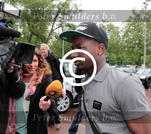 Amsterdam 4 juni 2012
Vertrek Nederlands elftal v.a. het Hilton hotel naar het EK in Oekraine en Polen.
Jetro Willems
Peter Smulders bv