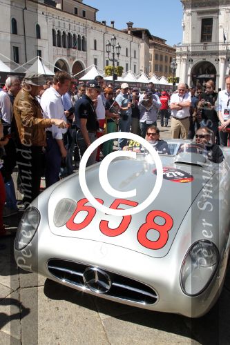 Brescia 16 en 17 mei 2012
State of Art is sponsor van de mille miglia en rijdt met div rijders in hun porsches spyder. Oa Jan Peter Balkenende Koen Wauters en jan Kees de Jager rijden mee. Jochem Mass in mercedes
Peter Smulders bv
Peter Smulders bv