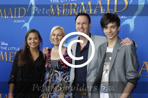 Rotterdam, 16 Juni 2012
Premiere Musical Little Mermaid in het Nieuwe Luxor theater
Jochem v Gelder  met zijn gezin
Foto Peter Smulders BV