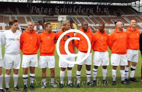 Amsterdam 1 juni 2012
Voetbaltournooi Johan Cruijff foundation in het olympisch stadion .
oa Johan Cruijff John Ewbank Thomas Acda Aron Winter Brian Roy Tonnie Bruins Slot Ronald de Boer William Spaay Najib Amhali Edwin v d Sar Raoul Heertje en Rohan Marley ( zoon Bob Marley) deden mee.
Peter Smulders bv