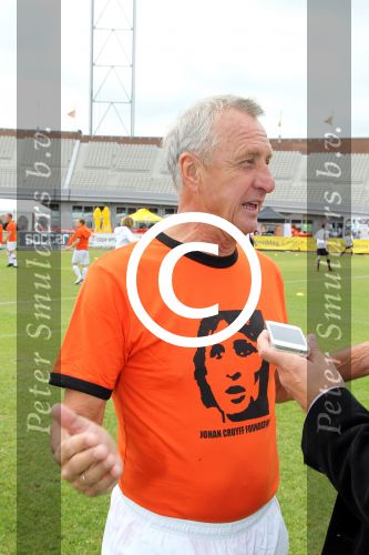 Amsterdam 1 juni 2012
Voetbaltournooi Johan Cruijff foundation in het olympisch stadion .
oa Johan Cruijff John Ewbank Thomas Acda Aron Winter Brian Roy Tonnie Bruins Slot Ronald de Boer William Spaay Najib Amhali Edwin v d Sar Raoul Heertje en Rohan Marley ( zoon Bob Marley) deden mee.
Peter Smulders bv