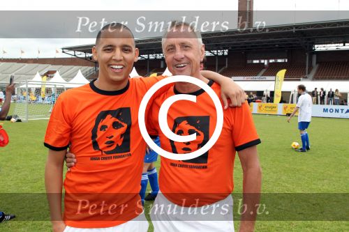 Amsterdam 1 juni 2012
Voetbaltournooi Johan Cruijff foundation in het olympisch stadion .
oa Johan Cruijff John Ewbank Thomas Acda Aron Winter Brian Roy Tonnie Bruins Slot Ronald de Boer William Spaay Najib Amhali Edwin v d Sar Raoul Heertje en Rohan Marley ( zoon Bob Marley) deden mee.
Peter Smulders bv