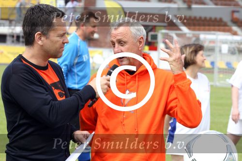 Amsterdam 1 juni 2012
Voetbaltournooi Johan Cruijff foundation in het olympisch stadion .
oa Johan Cruijff John Ewbank Thomas Acda Aron Winter Brian Roy Tonnie Bruins Slot Ronald de Boer William Spaay Najib Amhali Edwin v d Sar Raoul Heertje en Rohan Marley ( zoon Bob Marley) deden mee.
Peter Smulders bv