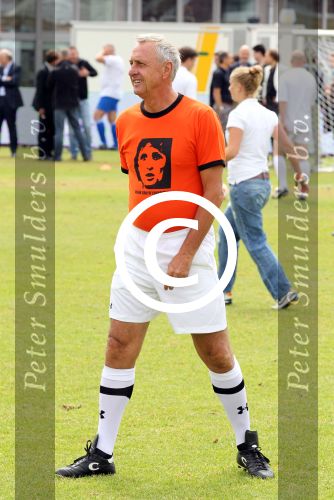 Amsterdam 1 juni 2012
Voetbaltournooi Johan Cruijff foundation in het olympisch stadion .
oa Johan Cruijff John Ewbank Thomas Acda Aron Winter Brian Roy Tonnie Bruins Slot Ronald de Boer William Spaay Najib Amhali Edwin v d Sar Raoul Heertje en Rohan Marley ( zoon Bob Marley) deden mee.
Peter Smulders bv