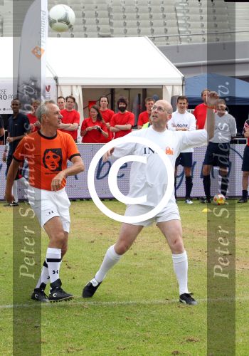 Amsterdam 1 juni 2012
Voetbaltournooi Johan Cruijff foundation in het olympisch stadion .
oa Johan Cruijff John Ewbank Thomas Acda Aron Winter Brian Roy Tonnie Bruins Slot Ronald de Boer William Spaay Najib Amhali Edwin v d Sar Raoul Heertje en Rohan Marley ( zoon Bob Marley) deden mee.
Peter Smulders bv