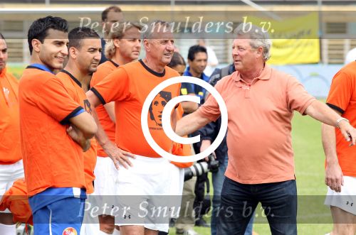 Amsterdam 1 juni 2012
Voetbaltournooi Johan Cruijff foundation in het olympisch stadion .
oa Johan Cruijff John Ewbank Thomas Acda Aron Winter Brian Roy Tonnie Bruins Slot Ronald de Boer William Spaay Najib Amhali Edwin v d Sar Raoul Heertje en Rohan Marley ( zoon Bob Marley) deden mee.
Peter Smulders bv