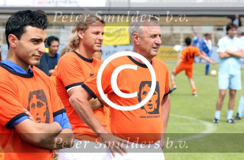 Amsterdam 1 juni 2012
Voetbaltournooi Johan Cruijff foundation in het olympisch stadion .
oa Johan Cruijff John Ewbank Thomas Acda Aron Winter Brian Roy Tonnie Bruins Slot Ronald de Boer William Spaay Najib Amhali Edwin v d Sar Raoul Heertje en Rohan Marley ( zoon Bob Marley) deden mee.
Peter Smulders bv