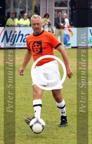 Amsterdam 1 juni 2012
Voetbaltournooi Johan Cruijff foundation in het olympisch stadion .
oa Johan Cruijff John Ewbank Thomas Acda Aron Winter Brian Roy Tonnie Bruins Slot Ronald de Boer William Spaay Najib Amhali Edwin v d Sar Raoul Heertje en Rohan Marley ( zoon Bob Marley) deden mee.
Peter Smulders bv