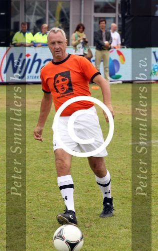 Amsterdam 1 juni 2012
Voetbaltournooi Johan Cruijff foundation in het olympisch stadion .
oa Johan Cruijff John Ewbank Thomas Acda Aron Winter Brian Roy Tonnie Bruins Slot Ronald de Boer William Spaay Najib Amhali Edwin v d Sar Raoul Heertje en Rohan Marley ( zoon Bob Marley) deden mee.
Peter Smulders bv