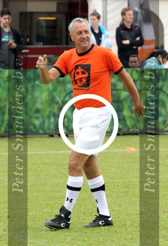 Amsterdam 1 juni 2012
Voetbaltournooi Johan Cruijff foundation in het olympisch stadion .
oa Johan Cruijff John Ewbank Thomas Acda Aron Winter Brian Roy Tonnie Bruins Slot Ronald de Boer William Spaay Najib Amhali Edwin v d Sar Raoul Heertje en Rohan Marley ( zoon Bob Marley) deden mee.
Peter Smulders bv