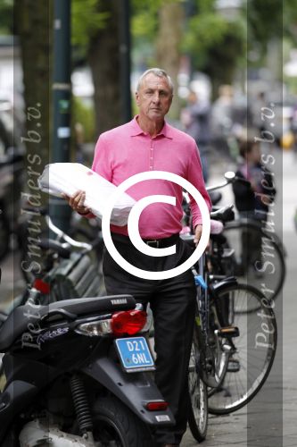 Amsterdam 7 juni 2012
Johan en Danny Cruyff op de cornelis schuytstraat.
Peter Smulders bv