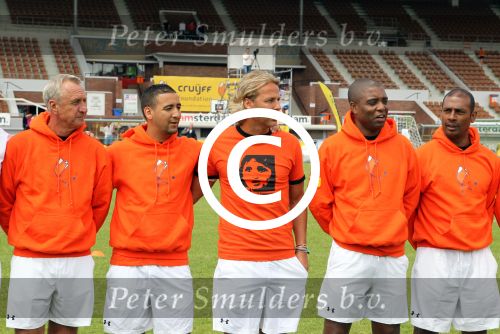 Amsterdam 1 juni 2012
Voetbaltournooi Johan Cruijff foundation in het olympisch stadion .
oa Johan Cruijff John Ewbank Thomas Acda Aron Winter Brian Roy Tonnie Bruins Slot Ronald de Boer William Spaay Najib Amhali Edwin v d Sar Raoul Heertje en Rohan Marley ( zoon Bob Marley) deden mee.
Peter Smulders bv