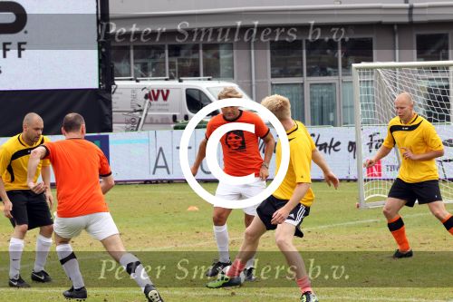 Amsterdam 1 juni 2012
Voetbaltournooi Johan Cruijff foundation in het olympisch stadion .
oa Johan Cruijff John Ewbank Thomas Acda Aron Winter Brian Roy Tonnie Bruins Slot Ronald de Boer William Spaay Najib Amhali Edwin v d Sar Raoul Heertje en Rohan Marley ( zoon Bob Marley) deden mee.
Peter Smulders bv
