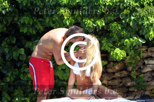 Ibiza 2 mei 2012
John Ewbank en zijn nieuwe vriendin Kelly Weekers op vakantie op ibiza.
Peter Smulders bv