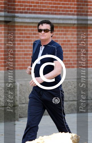 Amsterdam 24 mei 2012
Johnny Kraaykamp jr op weg naar training bij Lucia Marthas voor nieuwe musical , Musicals go mad die in juni in premiere gaan.
Peter Smulders bv