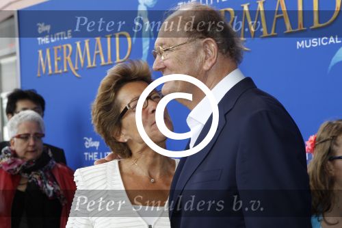 Rotterdam, 16 Juni 2012
Premiere Musical Little Mermaid in het Nieuwe Luxor theater
Joop v d Ende met zijn vrouw Janine v d Ende
Foto Peter Smulders BV