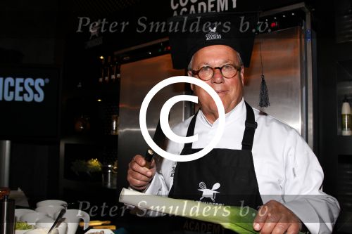 Breda 5 juni 2012
Presentatie Cook acadamy van Princess met Joop Braakhekke Geert Hoes Hind en Aad Ouborg.
Peter Smulders bv
