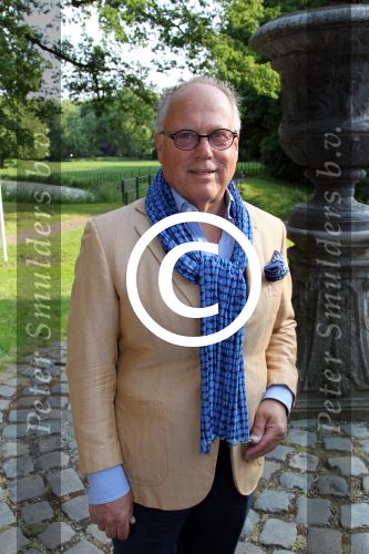 Breukelen 12 juni 2012
Haringparty op Neijenrode. Joop Braakhekke
Peter Smulders bv