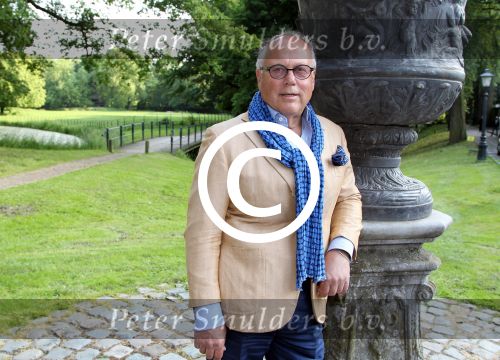 Breukelen 12 juni 2012
Haringparty op Neijenrode. Joop Braakhekke
Peter Smulders bv