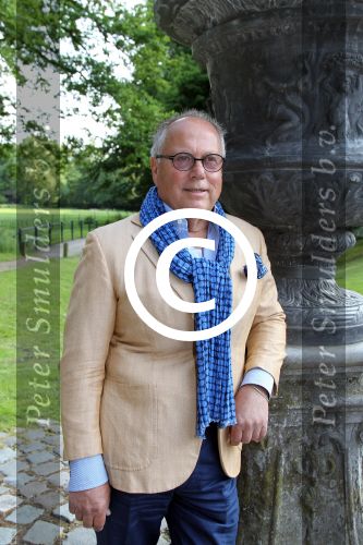Breukelen 12 juni 2012
Haringparty op Neijenrode. Joop Braakhekke
Peter Smulders bv