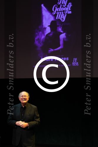Amsterdam 31 mei 2012
Joop v d Ende presenteert de cast van de Andre Hazes musical met oa Martijn Fischer (Andre) Chantal janzen ( Rachel) Cees Geel Hajo Bruins en Doris Baaten. Regie is in handen van Ruut Weissman en Kees Prins. Presentatie was in het nieuwe de la mar theater.
Peter Smulders bv