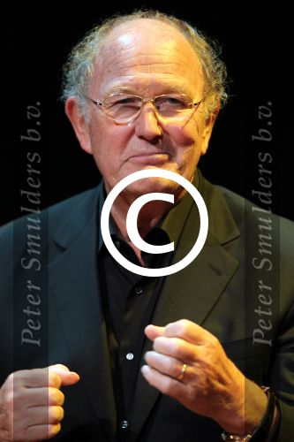 Amsterdam 31 mei 2012
Joop v d Ende presenteert de cast van de Andre Hazes musical met oa Martijn Fischer (Andre) Chantal janzen ( Rachel) Cees Geel Hajo Bruins en Doris Baaten. Regie is in handen van Ruut Weissman en Kees Prins. Presentatie was in het nieuwe de la mar theater.
Peter Smulders bv
