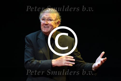 Amsterdam 31 mei 2012
Joop v d Ende presenteert de cast van de Andre Hazes musical met oa Martijn Fischer (Andre) Chantal janzen ( Rachel) Cees Geel Hajo Bruins en Doris Baaten. Regie is in handen van Ruut Weissman en Kees Prins. Presentatie was in het nieuwe de la mar theater.
Peter Smulders bv