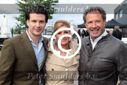 Amsterdam 4 juni 2012
Opening van de harbour club in Amsterdam. Jos Bles met vrouw en zoon
Peter Smulders bv