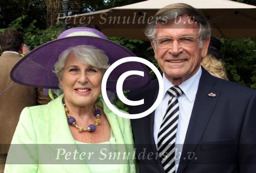Breukelen 12 juni 2012
Haringparty op Neijenrode. Karla Peijs met man
Peter Smulders bv