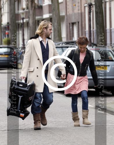 Amsterdam 4 maart 2012
Katja Romer Schuurman en Thijs Romer op straat in Amsterdam en in hun porsche 911 cabrio.
Peter Smulders bv