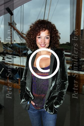 Muiden 11 jjuni 201Angela Groothuizen ontvangt prijs uit handen van Katja Schuurman voor haar inzet in mamacash.
Peter Smulders bv