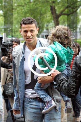 Amsterdam 4 juni 2012
Vertrek Nederlands elftal v.a. het Hilton hotel naar het EK in Oekraine en Polen.
Khalid Boulahrouz met gezin
Peter Smulders bv