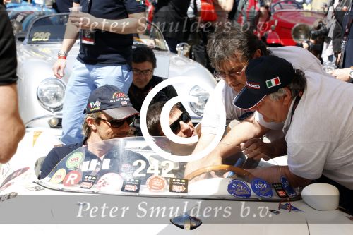 Brescia 16 en 17 mei 2012
State of Art is sponsor van de mille miglia en rijdt met div rijders in hun porsches spyder. Oa Jan Peter Balkenende Koen Wauters en jan Kees de Jager rijden mee.
Peter Smulders bv
Peter Smulders bv