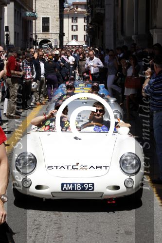 Brescia 16 en 17 mei 2012
State of Art is sponsor van de mille miglia en rijdt met div rijders in hun porsches spyder. Oa Jan Peter Balkenende Koen Wauters en jan Kees de Jager rijden mee.
Peter Smulders bv
Peter Smulders bv