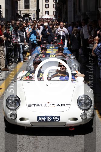 Brescia 16 en 17 mei 2012
State of Art is sponsor van de mille miglia en rijdt met div rijders in hun porsches spyder. Oa Jan Peter Balkenende Koen Wauters en jan Kees de Jager rijden mee.
Peter Smulders bv
Peter Smulders bv