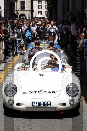 Brescia 16 en 17 mei 2012
State of Art is sponsor van de mille miglia en rijdt met div rijders in hun porsches spyder. Oa Jan Peter Balkenende Koen Wauters en jan Kees de Jager rijden mee.
Peter Smulders bv
Peter Smulders bv