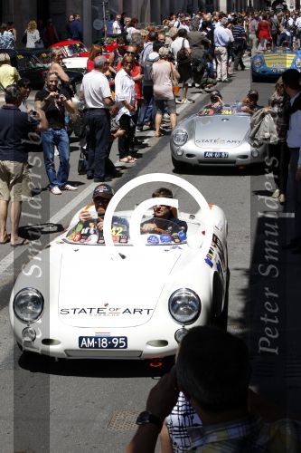 Brescia 16 en 17 mei 2012
State of Art is sponsor van de mille miglia en rijdt met div rijders in hun porsches spyder. Oa Jan Peter Balkenende Koen Wauters en jan Kees de Jager rijden mee.
Peter Smulders bv
Peter Smulders bv