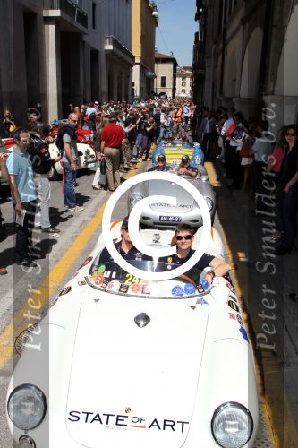 Brescia 16 en 17 mei 2012
State of Art is sponsor van de mille miglia en rijdt met div rijders in hun porsches spyder. Oa Jan Peter Balkenende Koen Wauters en jan Kees de Jager rijden mee.
Peter Smulders bv
Peter Smulders bv