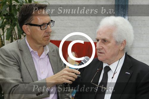 Amsterdam, 14 Juni 2012
Uitreiking eerste exemplaar Tour Express met hoofdredacteur Louis Bovee
Louis Bovee met Rini Wagtmans
Foto Peter Smulders BV