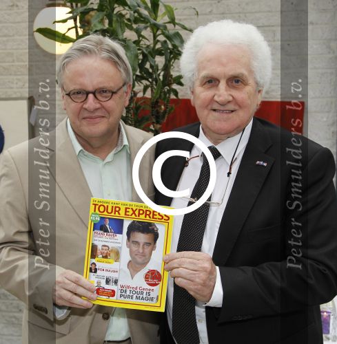 Amsterdam, 14 Juni 2012
Uitreiking eerste exemplaar Tour Express met hoofdredacteur Louis Bovee
Louis Bovee met Rini Wagtmans
Foto Peter Smulders BV