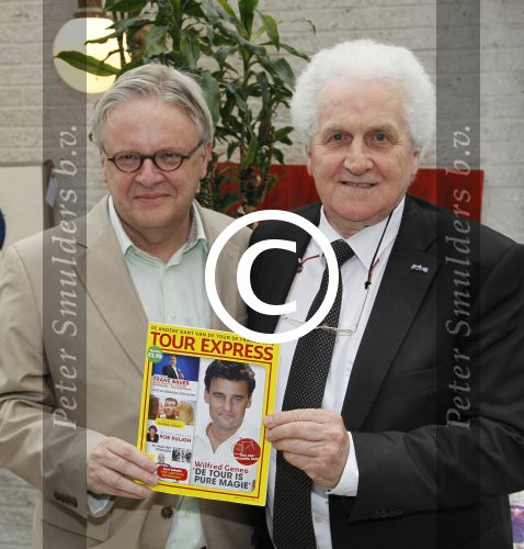 Amsterdam, 14 Juni 2012
Uitreiking eerste exemplaar Tour Express met hoofdredacteur Louis Bovee
Louis Bovee met Rini Wagtmans
Foto Peter Smulders BV
